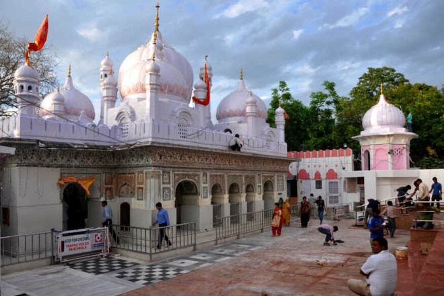 हरियाणामधील पंचकुला याठिकाणी असणाऱ्या माता मानसी देवी मंदिराने राज्याच्या मुख्यमंत्री साहाय्यता निधीमध्ये 10 कोटींचे दान दिले आहे. हरियाणामधील पंचकुला याठिकाणी असणाऱ्या माता मानसी देवी मंदिराने राज्याच्या मुख्यमंत्री साहाय्यता निधीमध्ये 10 कोटींचे दान दिले आहे.