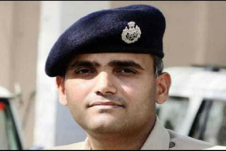 वडिलांना न्याय मिळवून देण्यासाठी सोडली 22 लाखांची नोकरी, IPS नीरज जादौन यांची संघर्षमय कहणी