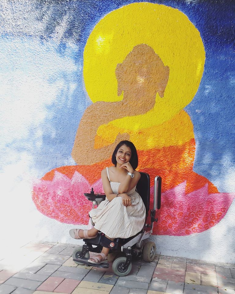 ज्या आयसीयूमध्ये मी आयुष्याचा लढा लढले तिथून ते ऑक्सफोर्डपर्यंत ही एक रोलरकोस्टर राइड होती, असं प्रतिष्ठा म्हणाली. तसंच आपल्याला आधार, पाठिंबा आणि प्रोत्साहन देणाऱ्या सर्वांचे तिनं आभार मानलेत. ज्या आयसीयूमध्ये मी आयुष्याचा लढा लढले तिथून ते ऑक्सफोर्डपर्यंत ही एक रोलरकोस्टर राइड होती, असं प्रतिष्ठा म्हणाली. तसंच आपल्याला आधार, पाठिंबा आणि प्रोत्साहन देणाऱ्या सर्वांचे तिनं आभार मानलेत.