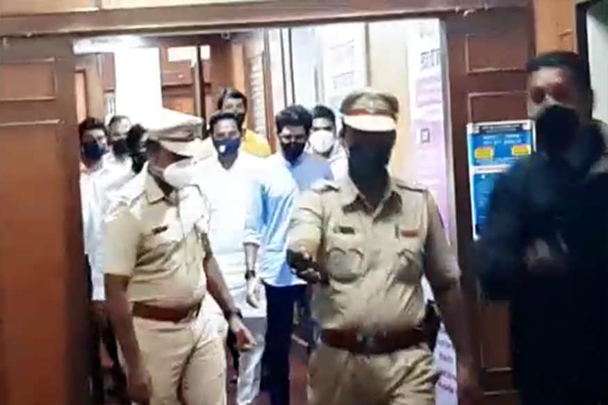 कोरोनाचा वाढता प्रभाव थांबवण्यासाठी मोठ्या प्रमाणात टेस्टिंगची कामे सुरू आहेत. जास्तीत जास्त तपासणी करण्याकरिता आदित्य ठाकरे यांनी सांगितले आहे. कोरोनाचा वाढता प्रभाव थांबवण्यासाठी मोठ्या प्रमाणात टेस्टिंगची कामे सुरू आहेत. जास्तीत जास्त तपासणी करण्याकरिता आदित्य ठाकरे यांनी सांगितले आहे.