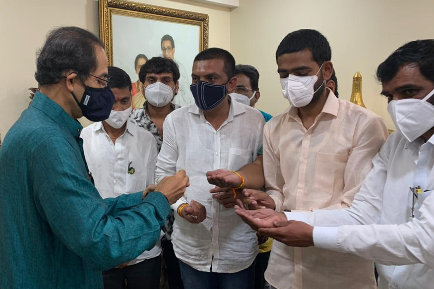 अजितदादांनी राखला उद्धव ठाकरे यांच्या शब्दाचा मान, 'ते' नगरसेवक पुन्हा शिवसेनेत