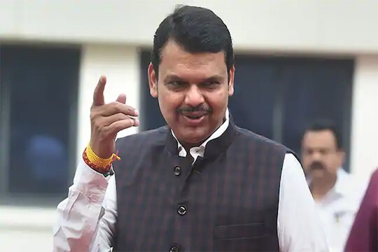 सुशांतसिंह प्रकरणात आदित्य ठाकरे यांचं नाव घेतलं नाही, देवेंद्र फडणवीसांचं स्पष्टीकरण