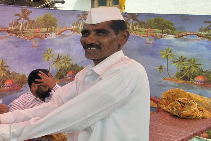 दरवाढ आंदोलनाला गालबोट, दूध उत्पादक शेतकऱ्यानं विष प्राशन करून संपवलं जीवन