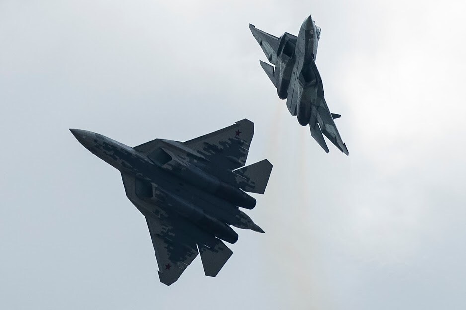 या युद्धाभ्यासात सुखोई 30MKI, चिनूक MI 17, MiG-29 या लढाऊ विमानांनी सहभाग घेतला. त्यात मालवाहू विमाने आणि लढाऊ हेलिकॉप्टरही सहभागी झाले होते. या भागातली भौगोलिक परिस्थिती पाहता लष्कराला खास काळजी घ्यावी लागते त्याचाही सराव करणे सुरू आहे. या युद्धाभ्यासात सुखोई 30MKI, चिनूक MI 17, MiG-29 या लढाऊ विमानांनी सहभाग घेतला. त्यात मालवाहू विमाने आणि लढाऊ हेलिकॉप्टरही सहभागी झाले होते. या भागातली भौगोलिक परिस्थिती पाहता लष्कराला खास काळजी घ्यावी लागते त्याचाही सराव करणे सुरू आहे.