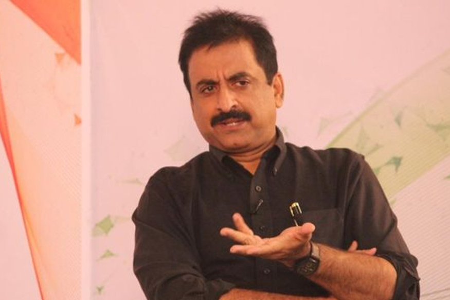 असदुद्दीन ओवैसी यांचा पक्ष ऑल इंडिया मजलिस-ए-इत्तेहादुल-मुस्लिमीन (AIMIM) पक्षाचे खासदार इम्तियाज जलील यांनी गुरुवारी महाराष्ट्र सरकारवर निशाणा साधला आहे. त्यांनी सरकारवर कोरोना महासाथीच्या पार्श्वभूमीवर बकरी ईद कार्यक्रमावर प्रतिबंध लादून दुटप्पीपणा केल्याचा आरोप लावला आहे.