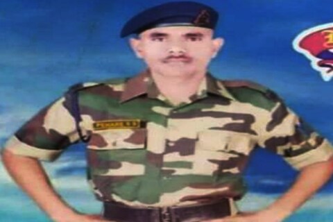 भारत-चीन आंतरराष्ट्रीय सीमेवर तणावपूर्ण स्थिती असतान आखणी एक भारतीय जवान शहीद झाल्याचं वृत्त आहे.
