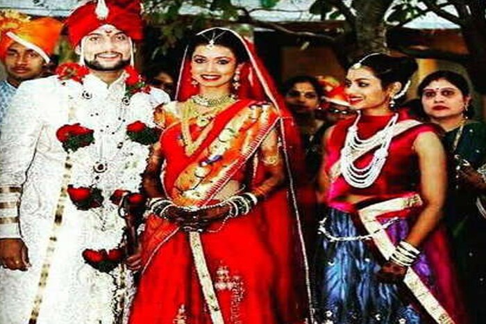 20 जानेवारी 2016 रोजी मयुरी आणि आशुतोष लग्नाच्या बेडीत अडकले होते.