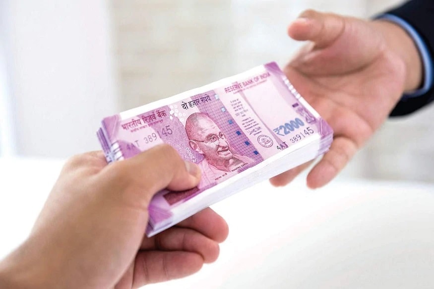 3. छोट्या बचत योजना - सरकारने विविध छोट्या बचत योजनांच्या नियमांमध्ये सूट दिली होती. याची डेडलाइन देखील 31 जुलै रोजी पूर्ण होत आहे. आरडी खातेधारक 31 जुलैपर्यंत त्यांच्या आरडी खात्यामध्ये मार्च, एप्रिल, मे आणि जून 2020 चे हप्ते रिव्हायवल शुल्क किंवा डिफॉल्ट शुल्काशिवाय जमा करू शकतील. 3. छोट्या बचत योजना - सरकारने विविध छोट्या बचत योजनांच्या नियमांमध्ये सूट दिली होती. याची डेडलाइन देखील 31 जुलै रोजी पूर्ण होत आहे. आरडी खातेधारक 31 जुलैपर्यंत त्यांच्या आरडी खात्यामध्ये मार्च, एप्रिल, मे आणि जून 2020 चे हप्ते रिव्हायवल शुल्क किंवा डिफॉल्ट शुल्काशिवाय जमा करू शकतील.
