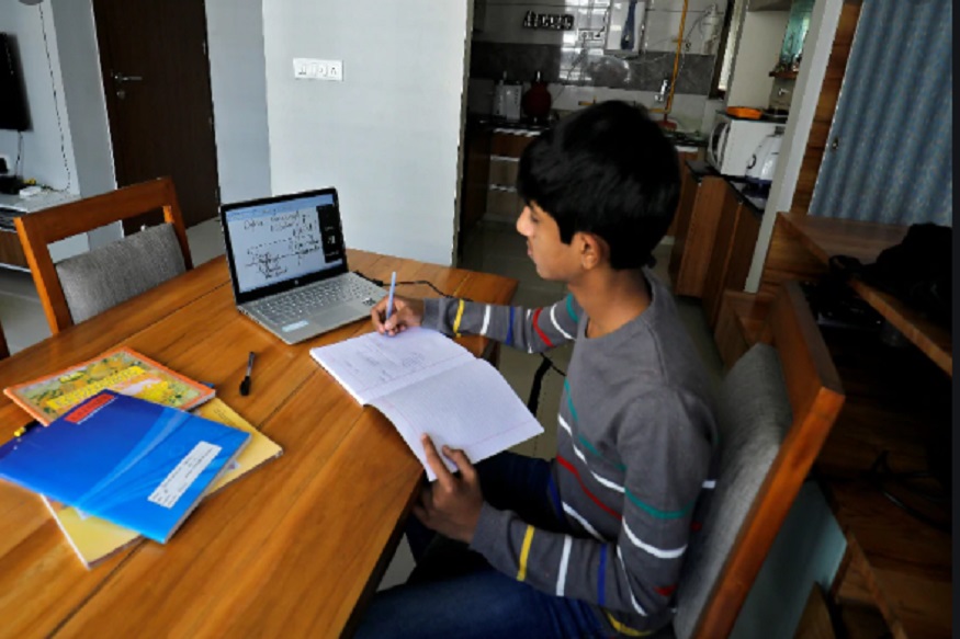 Covid पूर्ण आटोक्यात आल्याशिवाय किंवा लशीशिवाय मुलांना शाळेत पाठवणार नाही - 75 टक्क्यांहून अधिक मराठी पालकांचं मत