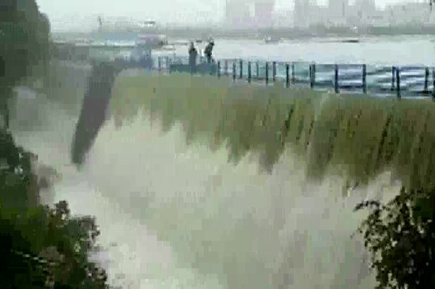 मात्र, देशभरात कोरोना व्हायरसमुळे लॉकडाऊन आहे. त्यामुळे यंदा सगळ्यांनाच पावसाळी पर्यटनास मुकावं लागणार आहे. मात्र, देशभरात कोरोना व्हायरसमुळे लॉकडाऊन आहे. त्यामुळे यंदा सगळ्यांनाच पावसाळी पर्यटनास मुकावं लागणार आहे.