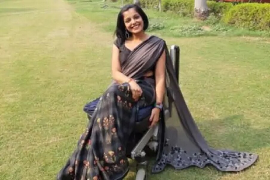 आपण ऑक्सफर्ड युनिव्हर्सिटीत शिकावं असं स्वप्न कित्येक जणांचं असतं. मात्र अनेकांना ते शक्य होत नाही. त्यातही शारीरिक व्यंग असेल आणि शाळेत जाणंही शक्य होत नसेल तर मग काही जण असं उंच भरारी मारण्याचं स्वप्नंही सोडून देतात. मात्र इच्छा, जिद्द, चिकाटी आणि मेहनतीने अशक्यही शक्य करता येतं हे दाखवून दिलं आहे, भारताच्या प्रतिष्ठा देवेश्वरने.