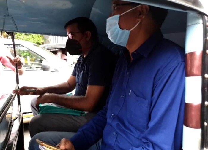 अभिनेता सुशांतसिंह राजपूत याच्या आत्महत्या प्रकरणातील तपास करण्यासाठी बिहार पोलीस मुंबईत दाखल झाले. त्यानंतर चक्क रिक्षातून प्रवास करत ते सुशांतची एक्स गर्लफ्रेंड आणि अभिनेत्री अंकिता लोखंडे हिच्या घरी पोहोचले .