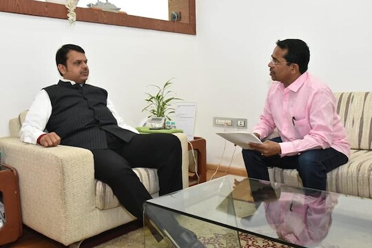 'आशिर्वाद असू द्या पाठीशी', देवेंद्र फडणवीसांचे 'अभिमन्यू' मुलासह कोरोनाबाधित!