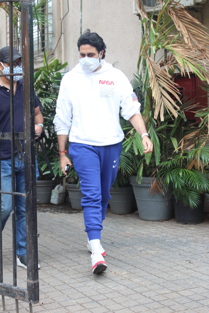 अभिषेक बच्चनने रुग्णालय सोडलं? सोशल मीडियावरील व्हायरल VIDEO मुळे चिंता वाढली