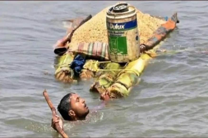 आसाममध्ये मुसळधार पावसाने (assam flood ) पुराचा हाहाकार सुरू आहे. पुरामुळे सुमारे 20 लाख नागरिकांना फटका बसला आहे. यात सगळ्यात प्रभावित आहे ब्रम्हपुत्रा नदीचे (Brahmaputra River) पात्र. आसाममधील पुराचे फोटो मन हेलावून टाकणारे आहेत. फोटो सौजन्याने ट्विटर /@HalkaTedha आसाममध्ये मुसळधार पावसाने (assam flood ) पुराचा हाहाकार सुरू आहे. पुरामुळे सुमारे 20 लाख नागरिकांना फटका बसला आहे. यात सगळ्यात प्रभावित आहे ब्रम्हपुत्रा नदीचे (Brahmaputra River) पात्र. आसाममधील पुराचे फोटो मन हेलावून टाकणारे आहेत. फोटो सौजन्याने ट्विटर /@HalkaTedha