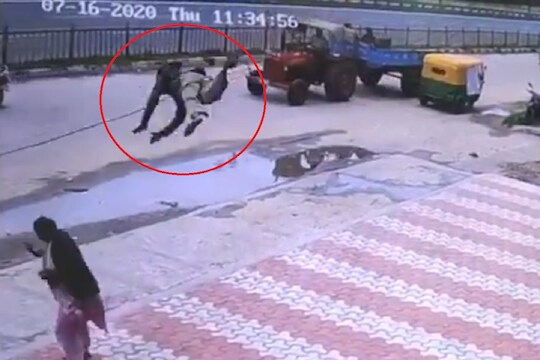 हम तो उड गये! हवेत उडून महिलेवर आदळला रिक्षा चालक, पाहा विचित्र अपघाताचा CCTV VIDEO
