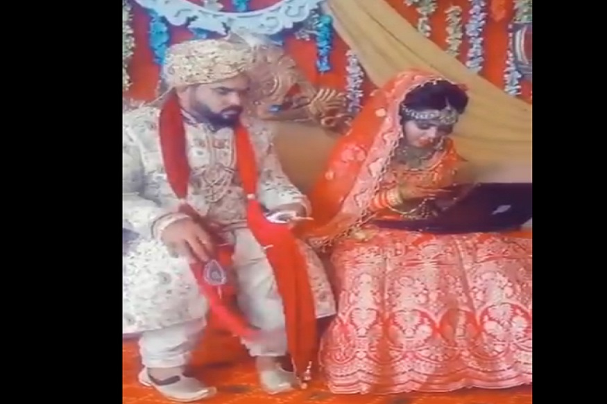 लग्नापेक्षा काम महत्त्वाचं! सप्तपदी सोडून मंडपातच लॅपटॉपवर काम करायला लागली वधू, VIDEO VIRAL