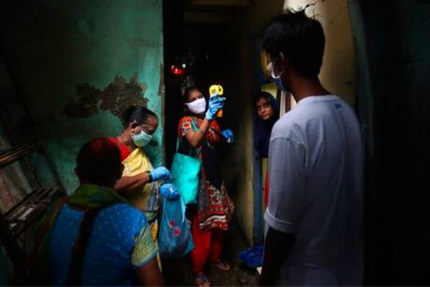 पावसाळ्यामध्येच पोटही वारंवार बिघडत असतं. त्यामुळे जेवणावरही नियमंत्रण ठेवा. पोट बिघडणं किंवा डायरीयासारखी लक्षणे दिसल्यास उपचार घ्या.