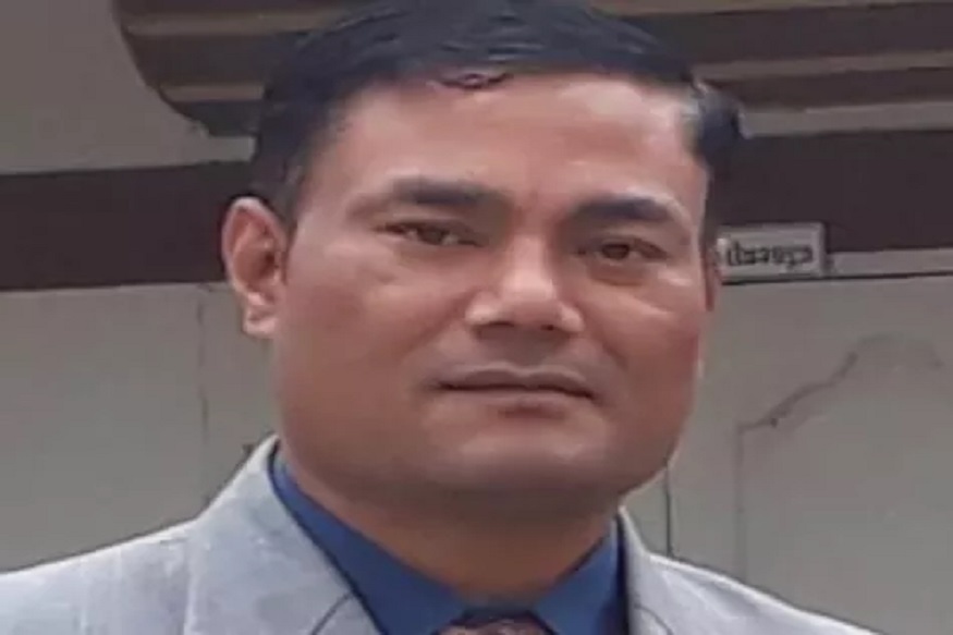 कडक सल्यूट! नोकरी सोडून क्वारंटाइन सेंटरमधून रुग्णांना घरी सोडण्याचं काम करतोय 'हा' कोरोना योद्धा