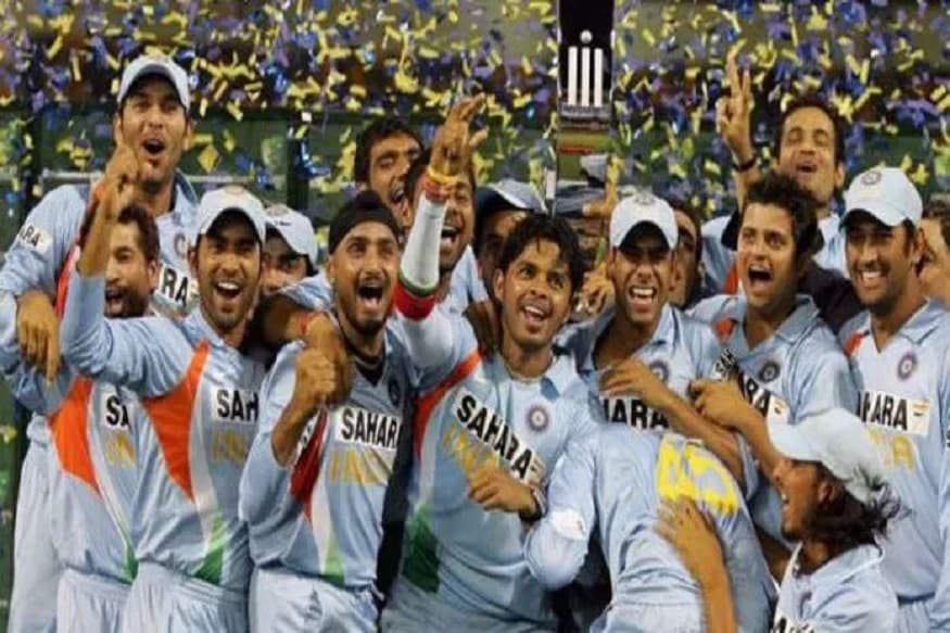 आयसीसीच्या तीनही ट्रॉफी जिंकणारा धोनी एकमेव कर्णधार आहे. 2007 मध्ये टी20 वर्ल्ड कप, 2011 मध्ये वर्ल्ड कप आणि 2013 मध्ये चॅम्पियन्स ट्रॉफी भारताने त्याच्या नेतृत्वाखाली जिंकली. आयसीसीच्या तीनही ट्रॉफी जिंकणारा धोनी एकमेव कर्णधार आहे. 2007 मध्ये टी20 वर्ल्ड कप, 2011 मध्ये वर्ल्ड कप आणि 2013 मध्ये चॅम्पियन्स ट्रॉफी भारताने त्याच्या नेतृत्वाखाली जिंकली.