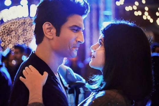 सुशांतचा शेवटचा सिनेमा Dil Bechara हॉटस्टारवर फ्री उपलब्ध असूनही झाला लीक