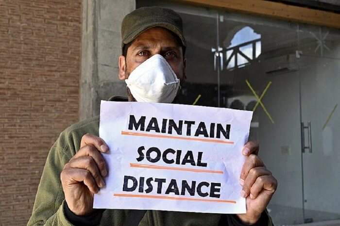 डॉ. चो यंग यांनी असा इशारा दिला की कोरोना विषाणू कोणत्याही वयोगटाला होत आहे. त्यामुळे फक्त घरात राहूनही आपण सुरक्षित नाही आहेत. यासाठी सोशल डिस्टन्सिंग आणि काळजी घेणे गरजेचे आहे. 