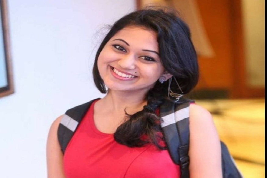 VIDEO : ' अभिनेत्री केतकीचा मेंदू गुडघ्यात', वादग्रस्त पोस्टनंतर मराठी दिग्दर्शकानेच घेतला खरपूस समाचार