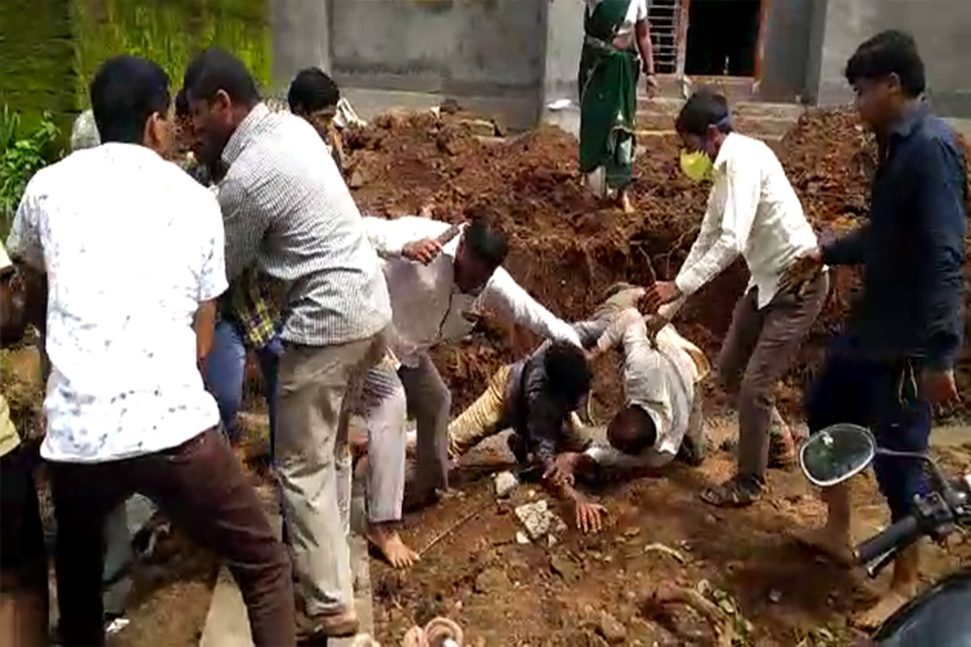 ये लेका, कोल्हापुरात दोन गटात हातोडी-फावड्याने तुफान हाणामारी, VIDEO व्हायरल