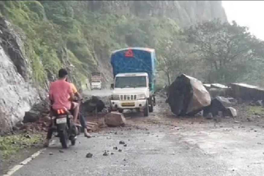 काळ आला होता पण..,माळशेज घाटात कारसमोरच कोसळला भलामोठा दगड, आणि...