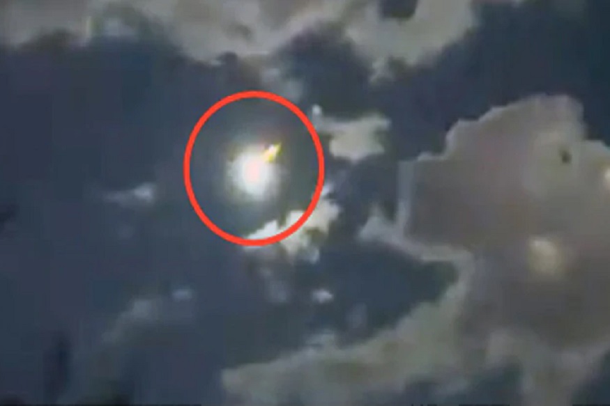 ...आणि अचानक आकाशातून खाली पडताना दिसली उल्का, पहिल्यांदाच कॅमेऱ्यात टिपला अद्भुत VIDEO