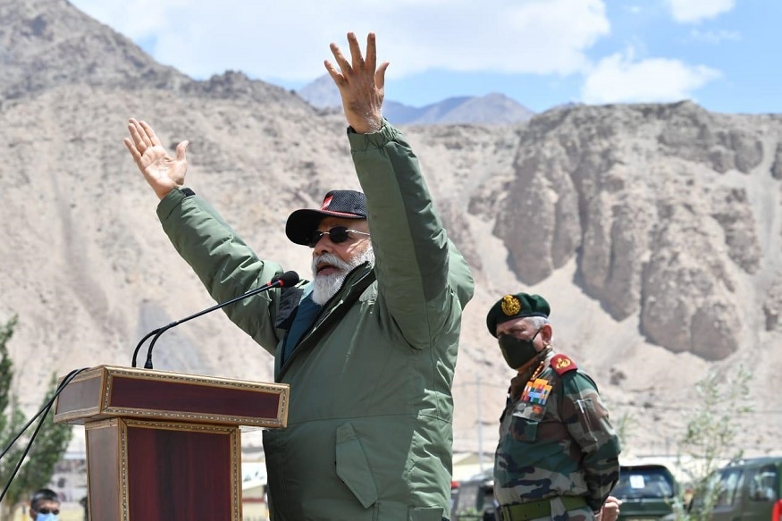 भारतीय कंपन्यांना संरक्षण देण्यासाठी आणि चीनसारख्या देशांकडून स्वस्त आयात रोखण्यासाठी सरकारने मोठं पाऊल उचललं आहे. याचा परिणाम चीनच्या आयातूवर केला जाणार असून यामुळे चीनच्या आर्थिक बाजूवर थेट परिणाम होणार आहे. भारतीय कंपन्यांना संरक्षण देण्यासाठी आणि चीनसारख्या देशांकडून स्वस्त आयात रोखण्यासाठी सरकारने मोठं पाऊल उचललं आहे. याचा परिणाम चीनच्या आयातूवर केला जाणार असून यामुळे चीनच्या आर्थिक बाजूवर थेट परिणाम होणार आहे.