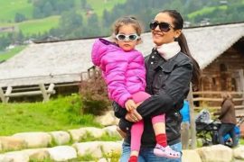 यानंतर एका चाहत्याने तिला विचारले की आपण कधी क्रिकेट खेळला आहे का? यावर, नम्रताने शांतपणे सांगितले की तिने फक्त इतके क्रिकेट खेळले की त्याला फ्रेंच क्रिकेट म्हटले जाते. यानंतर एका चाहत्याने तिला विचारले की आपण कधी क्रिकेट खेळला आहे का? यावर, नम्रताने शांतपणे सांगितले की तिने फक्त इतके क्रिकेट खेळले की त्याला फ्रेंच क्रिकेट म्हटले जाते.