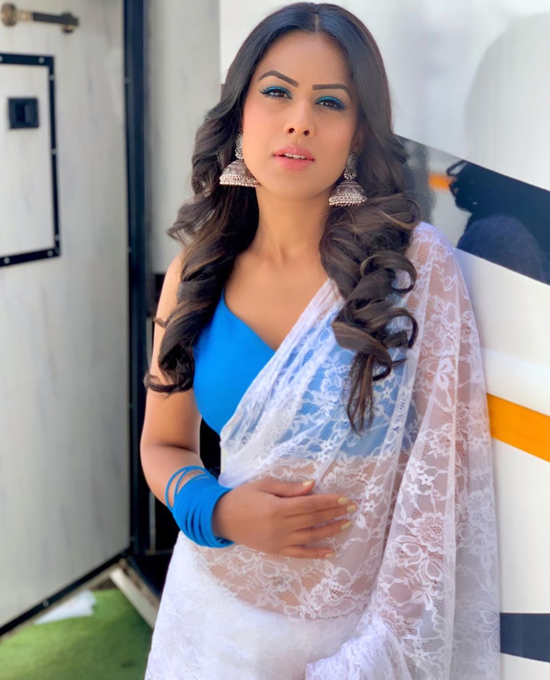 इन्स्टाग्रामवर ती तिच्या चाहत्यांना शूटिंगबाबत नेहमी अपडेट देत असते. त्याचप्रमाणे तिचे लुक्स देखील व्हायरल होत असतात. टेलिव्हिजनची एक बोल्ड अभिनेत्री म्हणून नियाकडे पाहिलं जातं (फोटो सौजन्य- इन्स्टाग्राम @niasharma90) इन्स्टाग्रामवर ती तिच्या चाहत्यांना शूटिंगबाबत नेहमी अपडेट देत असते. त्याचप्रमाणे तिचे लुक्स देखील व्हायरल होत असतात. टेलिव्हिजनची एक बोल्ड अभिनेत्री म्हणून नियाकडे पाहिलं जातं (फोटो सौजन्य- इन्स्टाग्राम @niasharma90)