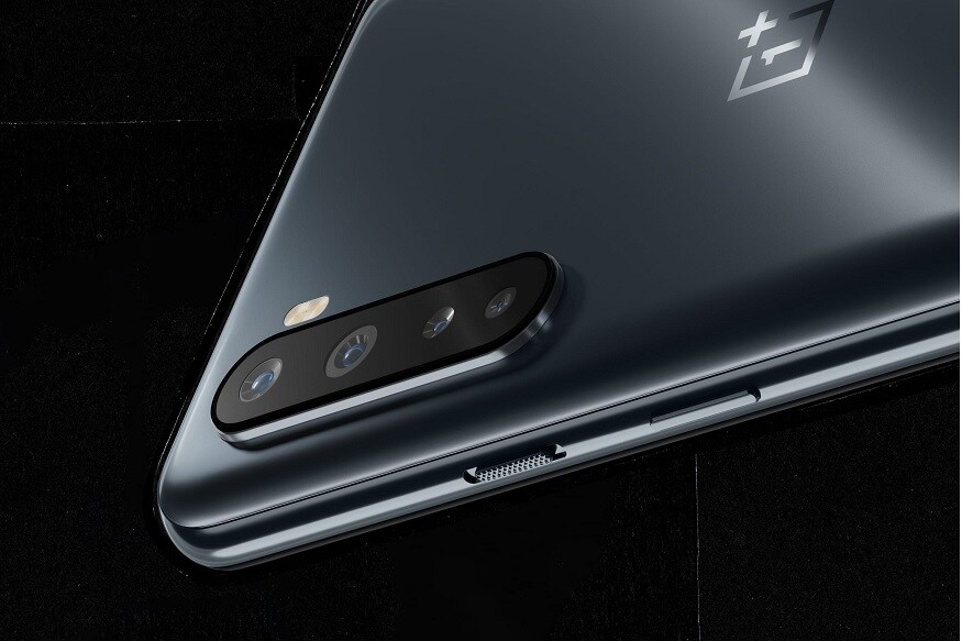 या फोनची किंमत 6 GB+64GB घेणार असाल तर 24,999 आहे. तर 8GB फोनची किंमत 27,999 12GB फोनची किंमत 29,999 आहे. याशिवाय हा फोन तुम्ही अमेझॉनवरून खरेदी करू शकता. 4 ऑगस्ट आणि 6 ऑगस्टला याचा दुपारी 12 वाजता सेल सुरु होणार आहे.