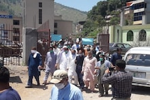 PoKमध्ये 'या' कारणामुळं चीनविरोधात संताप, रस्त्यावर उतरून नागरिकांचं आंदोलन