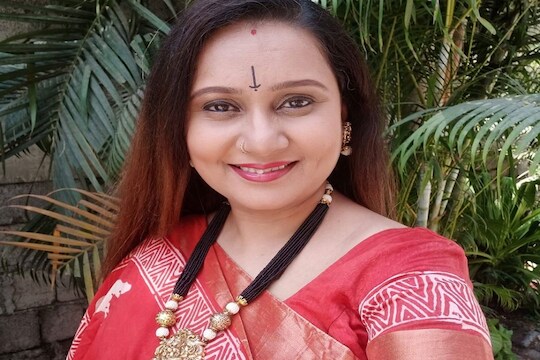 पुण्यात राष्ट्रवादीमध्ये मोठी हालचाल, प्रिया बेर्डे 7 जुलैला करणार राजकारणात प्रवेश