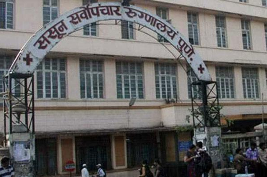 ससून सर्वोपचार रुग्णालयात ऑक्सिजनयुक्त 325 खाटा उपलब्ध करून देण्यात येणार असल्याची माहिती जिल्हाधिकारी नवल किशोर राम यांनी दिली आहे.