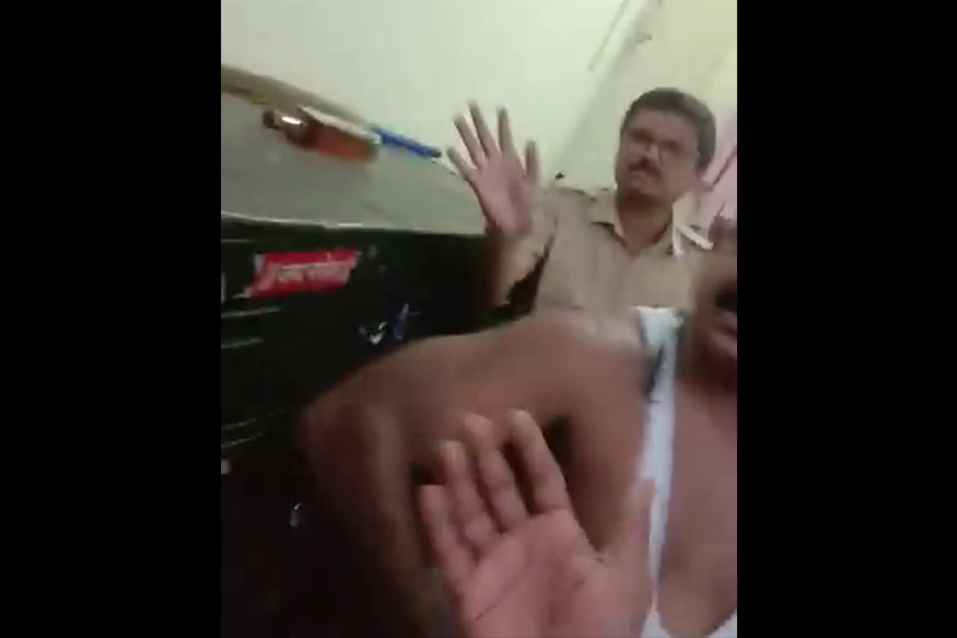 पुणे पालिकेच्या आवारात जमादाराची दारू पार्टी, रोखण्यास गेले तर केली मारहाण, पाहा हा VIDEO