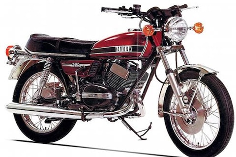 Yamaha RD 350 ला एक रॅपिड मशिन म्हणूनही ओळख होती. कारण, 100 किमीप्रतितास वेग गाठण्यासाठी या बाइकला फक्त 4 ते 6 सेकंदाचा वेळ लागत होता. 