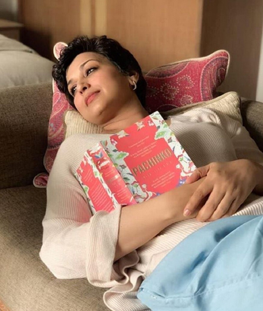कॅन्सरसारख्या आजारावर मात करुन नव्याने आयुष्याला सुरुवात करणाारी सोनाली बेंद्रे अनेकांसाठी आदर्श आहे. कॅन्सरसारख्या आजारावर मात करुन नव्याने आयुष्याला सुरुवात करणाारी सोनाली बेंद्रे अनेकांसाठी आदर्श आहे.