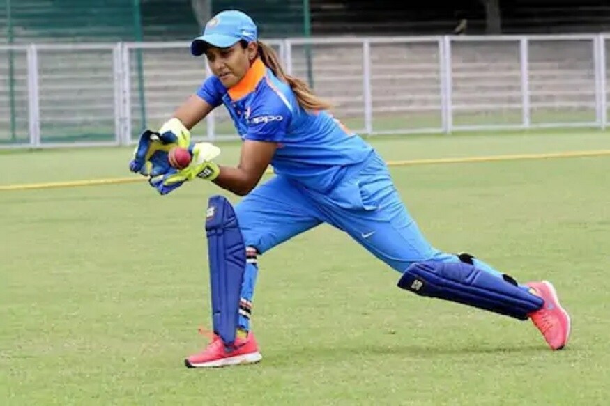 2015मध्ये इंटर झोन क्रिकेट स्पर्धेत तानिया अंडर-19 संघाची कर्णधार होती. तिनं 227 धावा केल्या होत्या. या तिच्या खेळीमुळं भारतीय संघाचे दरवाजे तिच्यासाठी उघडले. 2015मध्ये इंटर झोन क्रिकेट स्पर्धेत तानिया अंडर-19 संघाची कर्णधार होती. तिनं 227 धावा केल्या होत्या. या तिच्या खेळीमुळं भारतीय संघाचे दरवाजे तिच्यासाठी उघडले.