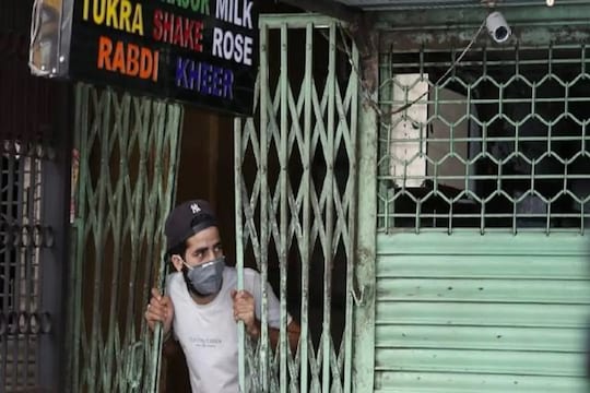 नवे रुग्ण वाढण्याचा दर हा आता 0.90 टक्के एवढा खाली आला आहे. त्यामुळे प्रशासन आणि सरकारला काहीसा दिलासा मिळाला आहे.