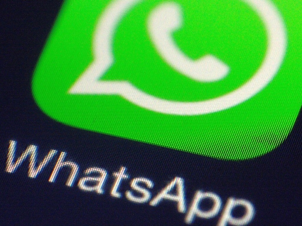 सध्या WhatsApp याच्या युजर इंटरफेसवर काम करत आहे. या फीचरअंतर्गत युजर्स मेसेज टाइपच्या माध्यमातून WhatsApp सर्च करू शकतात. याठिकाणी अॅडव्हान्स सर्च मोडमध्ये फोटो, व्हिडीओ, लिंक्स, गिफ्स, ऑडिओ आणि डॉक्यूमेंट्सचा पर्याय बघता येईल. सध्या WhatsApp याच्या युजर इंटरफेसवर काम करत आहे. या फीचरअंतर्गत युजर्स मेसेज टाइपच्या माध्यमातून WhatsApp सर्च करू शकतात. याठिकाणी अॅडव्हान्स सर्च मोडमध्ये फोटो, व्हिडीओ, लिंक्स, गिफ्स, ऑडिओ आणि डॉक्यूमेंट्सचा पर्याय बघता येईल.