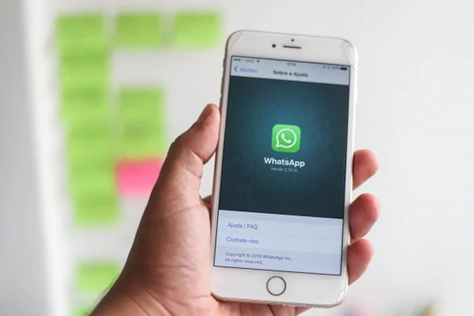 सध्या एका नंबरनं सुरु केलेलं whatsapp दुसऱ्या फोनमध्ये चालू शकत नाही. पण आता एकाच नंबरवरून 4 वेगवेगळ्या फोनवर तुम्ही whatsapp वापरू शकणार आहात. कारण कंपनी या फिचरवर काम करत असल्याची माहिती मिळाली आहे. सध्या एका नंबरनं सुरु केलेलं whatsapp दुसऱ्या फोनमध्ये चालू शकत नाही. पण आता एकाच नंबरवरून 4 वेगवेगळ्या फोनवर तुम्ही whatsapp वापरू शकणार आहात. कारण कंपनी या फिचरवर काम करत असल्याची माहिती मिळाली आहे.