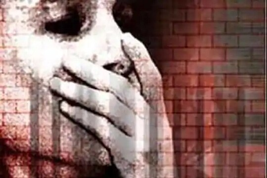 धक्कादायक: पुण्यात COVID केअर सेंटरच्या कर्मचाऱ्यानेच महिलेचा विनभंग केल्याचं उघड