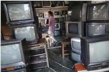 चीनला आणखीन एक मोठा दणका, भारतात कलर TV आयात करण्यास बंदी चीनला आणखीन एक मोठा दणका, भारतात कलर TV आयात करण्यास बंदी
