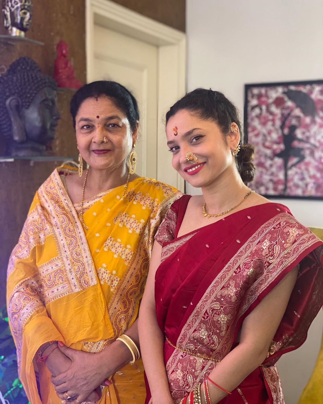 पवित्र रिश्ता या मालिकेच्या माध्यमातून अंकिताने प्रेक्षकांची मने जिंकली आहे, याशिवाय झाशीची राणी लक्ष्मीबाई या चित्रपटातही तिने काम केले आहे. पवित्र रिश्ता या मालिकेच्या माध्यमातून अंकिताने प्रेक्षकांची मने जिंकली आहे, याशिवाय झाशीची राणी लक्ष्मीबाई या चित्रपटातही तिने काम केले आहे.