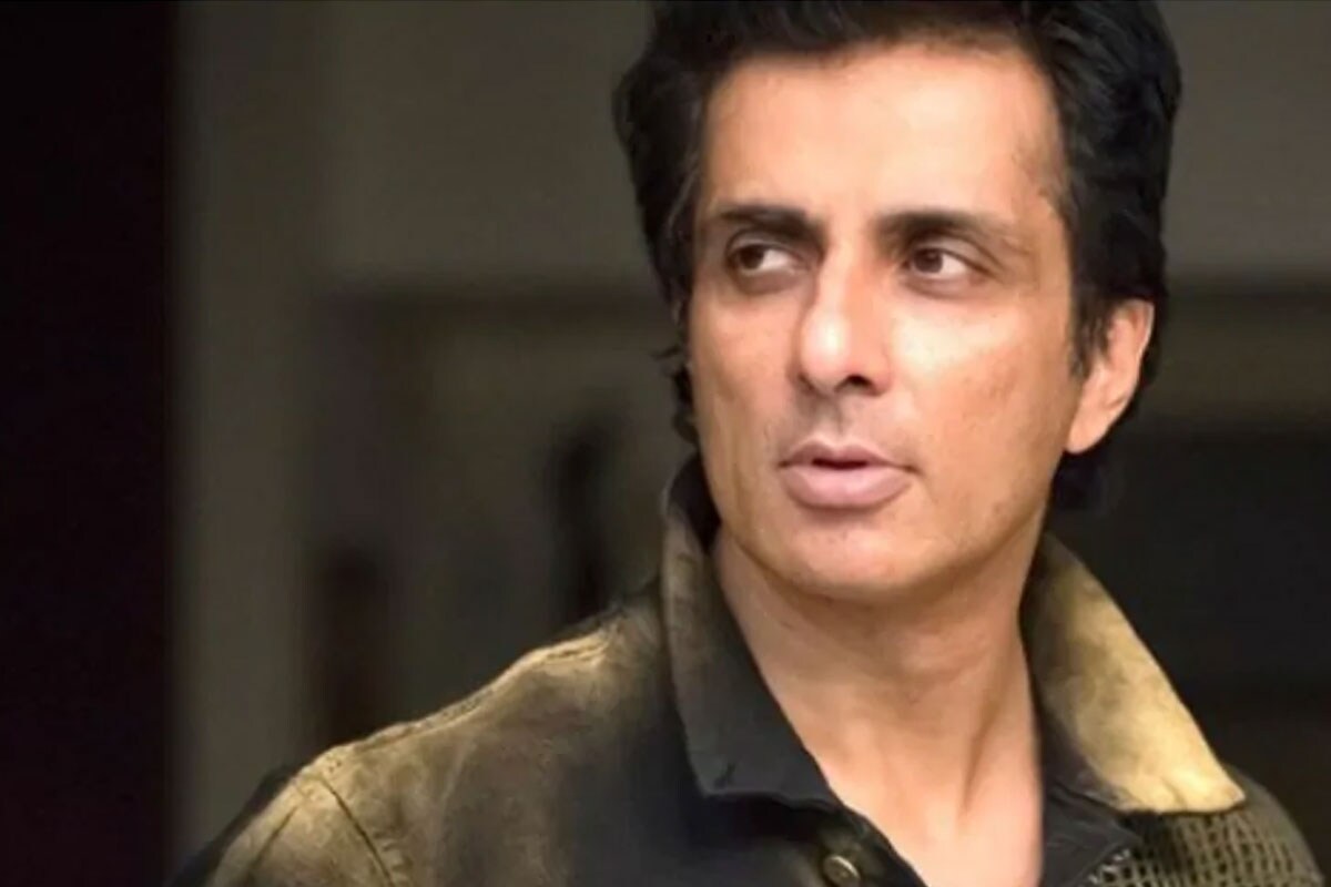 NEET, JEE विद्यार्थ्यांसाठीही धावला सोनू सूद; म्हणाला, "परीक्षा पुढे ढकलल्या नाही तर..."