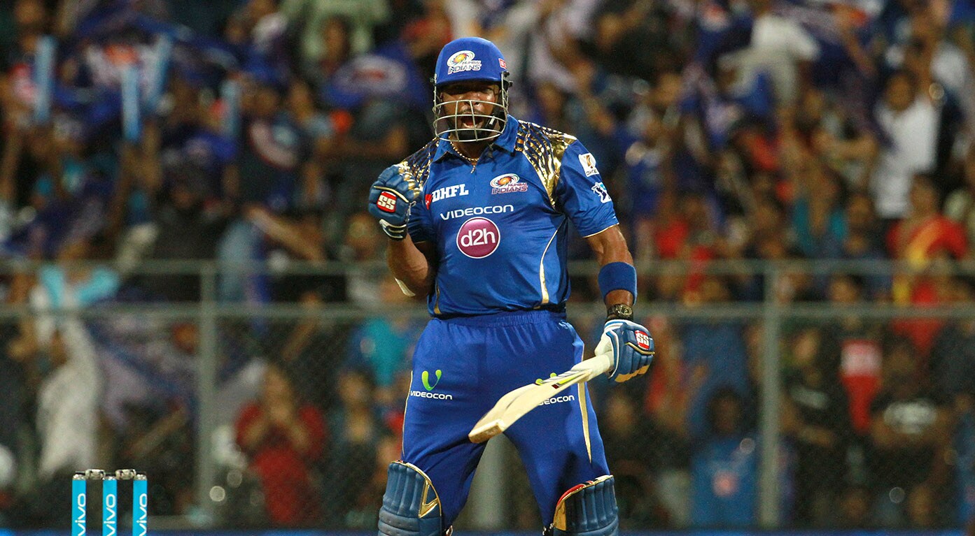 IPL 2020 मध्ये प्लेऑफ व अंतिम सामन्यात सर्वोत्तम स्ट्राइक रेट असलेल्या फलंदाजाबाबत बोलायचे झाल्या, यात आघाडीवर आहे मुंबई इंडियन्सचा अष्टपैलू केरन पोलार्ड. नॉकआऊट सामन्यात पोलार्डचा स्ट्राईक रेट 170हून अधिक आहे. IPL 2020 मध्ये प्लेऑफ व अंतिम सामन्यात सर्वोत्तम स्ट्राइक रेट असलेल्या फलंदाजाबाबत बोलायचे झाल्या, यात आघाडीवर आहे मुंबई इंडियन्सचा अष्टपैलू केरन पोलार्ड. नॉकआऊट सामन्यात पोलार्डचा स्ट्राईक रेट 170हून अधिक आहे.