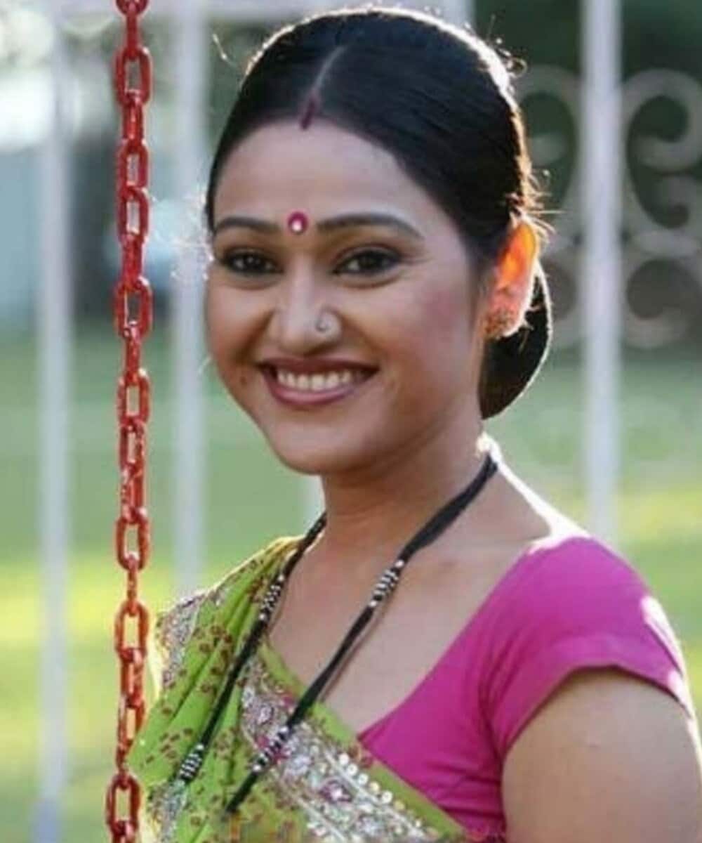 Tellychakkar च्या एका अहवालानुसार शो मेकर्सनी दिशा वकानी (Disha Vakani) शी बिग बॉस 14 साठी संपर्क केला आहे. त्यांची अशी इच्छा आहे की दयाबेन अर्थात दिशा वकानी या कार्यक्रमाचा भाग व्हावी. (फोटो सौजन्य- @dishavakanioffcal/Instagram) Tellychakkar च्या एका अहवालानुसार शो मेकर्सनी दिशा वकानी (Disha Vakani) शी बिग बॉस 14 साठी संपर्क केला आहे. त्यांची अशी इच्छा आहे की दयाबेन अर्थात दिशा वकानी या कार्यक्रमाचा भाग व्हावी. (फोटो सौजन्य- @dishavakanioffcal/Instagram)